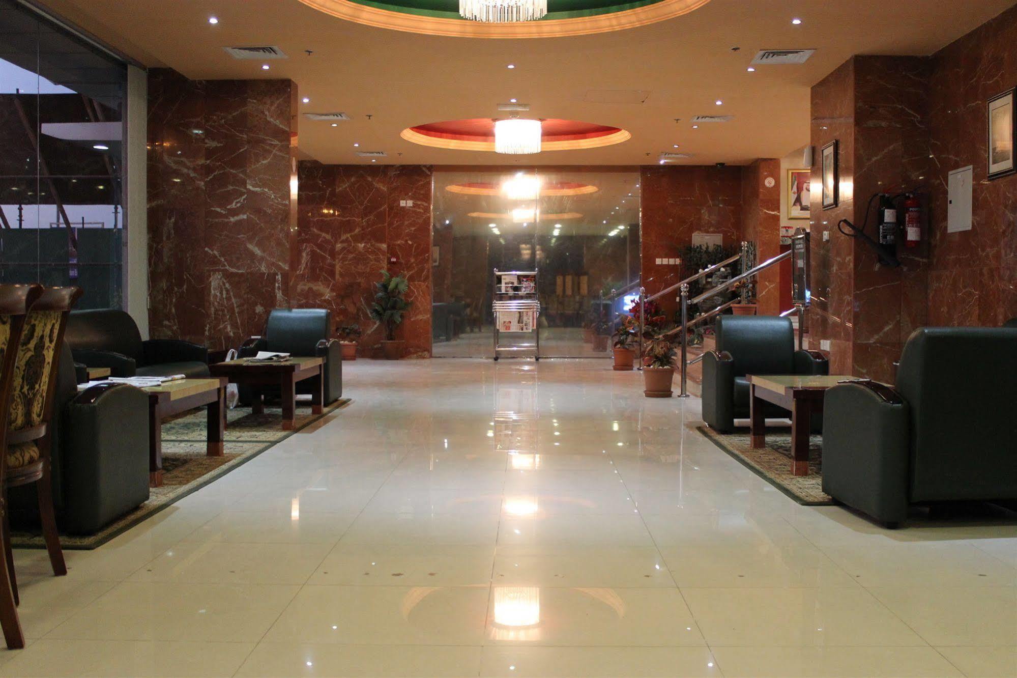 Raynor Hotel Apartments Fudżajra Zewnętrze zdjęcie
